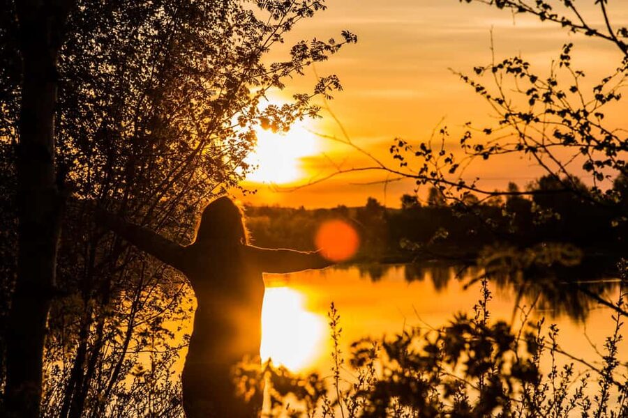 Arctic Wilderness Hike from Rovaniemi (Day & Evening) - Seasonal timing in Rovaniemi: midnight sun, white nights, and possible Northern Lights