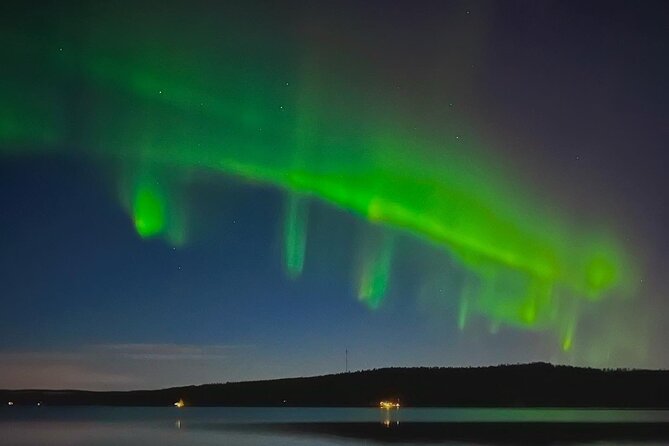 Aurora Hunt with BBQ in Rovaniemi - A warm lakeside camp makes the Aurora hunt more than a drive