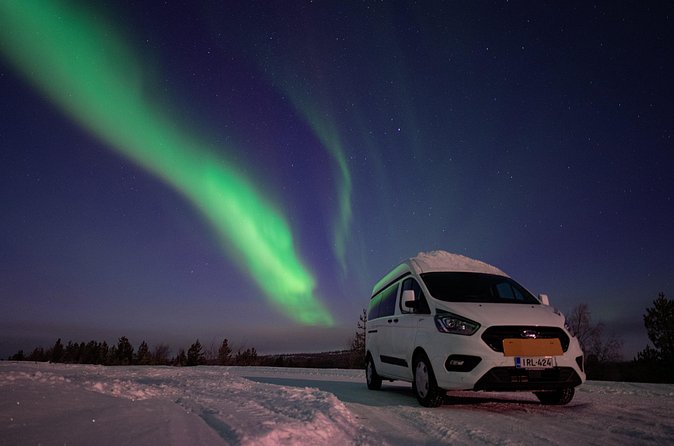 Aurora Hunting by Minivan in Ivalo, Inari or Saariselkä - Why the guide and decision-making matter (and how it shows)