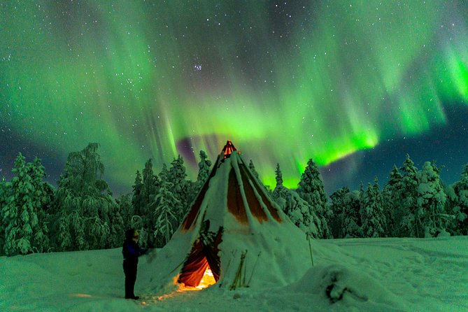 Auroras in Saariselkä - Northern Lights Photo Tour by Car and on Foot - Key highlights in plain language