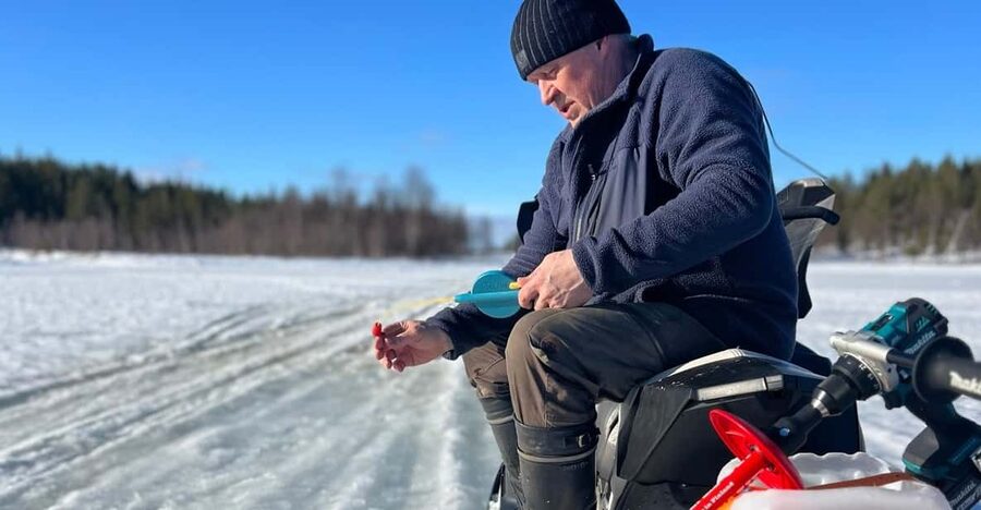 Authentic Reindeer Experience, Ice Fish & Lunch in the Wild - Feeding reindeer at a private farm in the home village of Lompolo