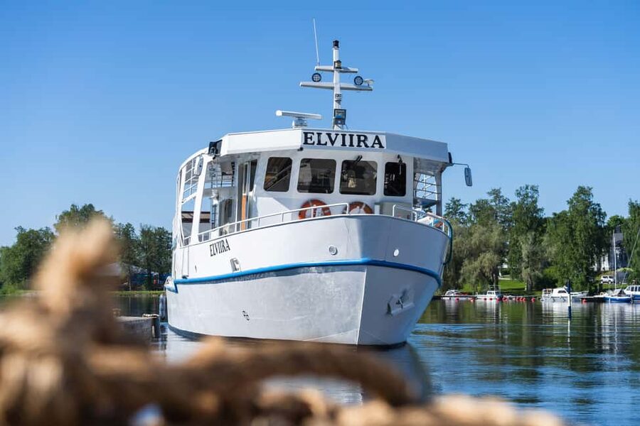 Cruise around Savonlinna archipelago - The Savonlinna archipelago experience: cottages, saunas, and living shoreline culture