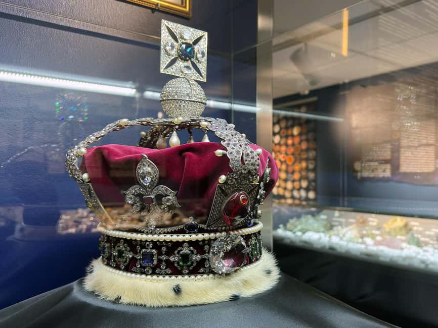 Entrance ticket to SnowExperience and Gemstone Exhibition - The ice slide and icy throne: Photo stops that make the ticket feel worth it