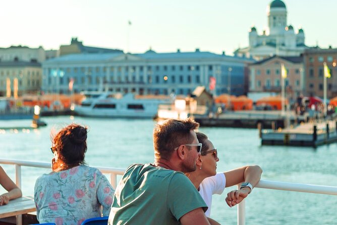 Evening Cruise - Where you meet Royal Line Oy, and what “easy access” really means
