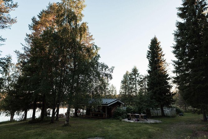 Finnish Traditional Sauna Escape : Fire, Ice and BBQ - The Wood-Burning Sauna: Smoke-Sauna Traditions and Real Heat for About Two Hours