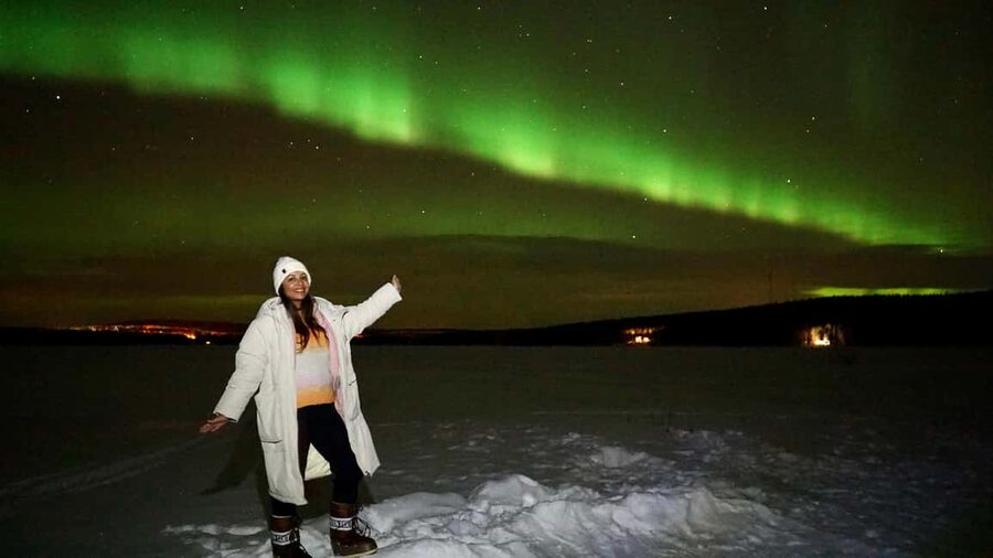 From Rovaniemi: Northen Lights Hunting Tour - Fire, Sausages, Hot Drinks, and Gingerbread: The Cozy Part That Actually Helps