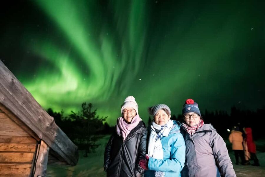 From Rovaniemi: Northern Lights Van Tour with Photos - From pickup in Rovaniemi to the wilderness water stop