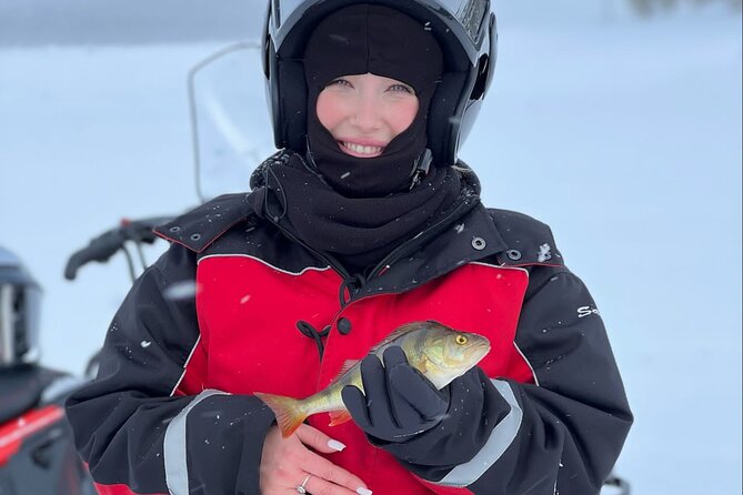 From Saariselkä: Ice Fishing Tour to Lake Inari, reindeers &lunch - Clothing Tips That Actually Prevent Miserable Feet