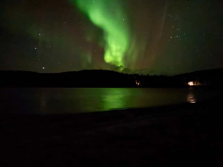 From Saariselkä/Inari: Aurora Hunting Tour, campfire&snacks - Small-group comfort and the quiet ride in a Multivan Hybrid