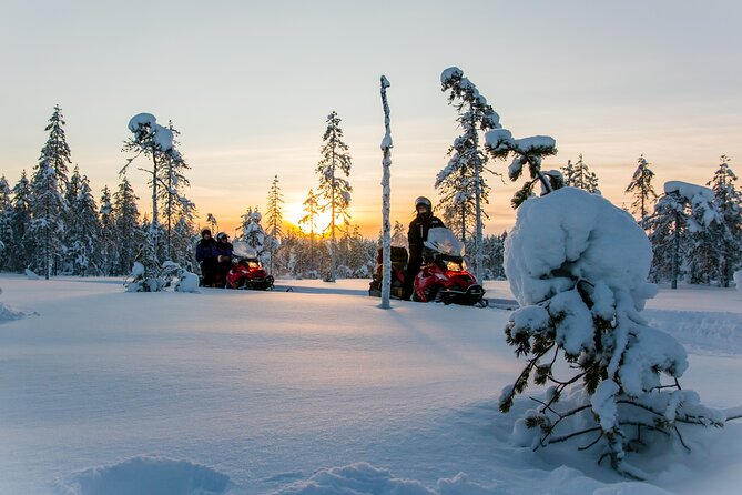 Full Day Adventure with Snowmobiles in Saariselkä - David’s coaching, safety instructions, and why the day stays fun