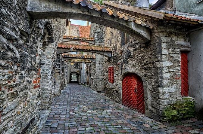 Guided Tallinn Day Tour from Helsinki / Include hotel transfers - Alexander Nevsky Cathedral: a major photo moment in Old Town