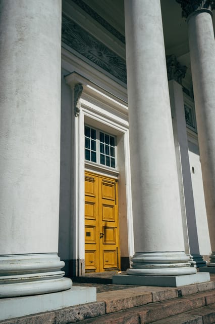 Helsinki: Architectural Highlights Guided Walking Tour - Esplanadi and Runeberg, civic streets as architecture galleries