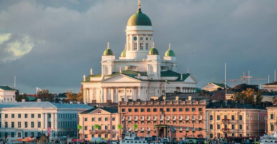 Helsinki: Architectural Highlights Guided Walking Tour - Fazer Café Kluuvikatu, then Senate Square sets the tone