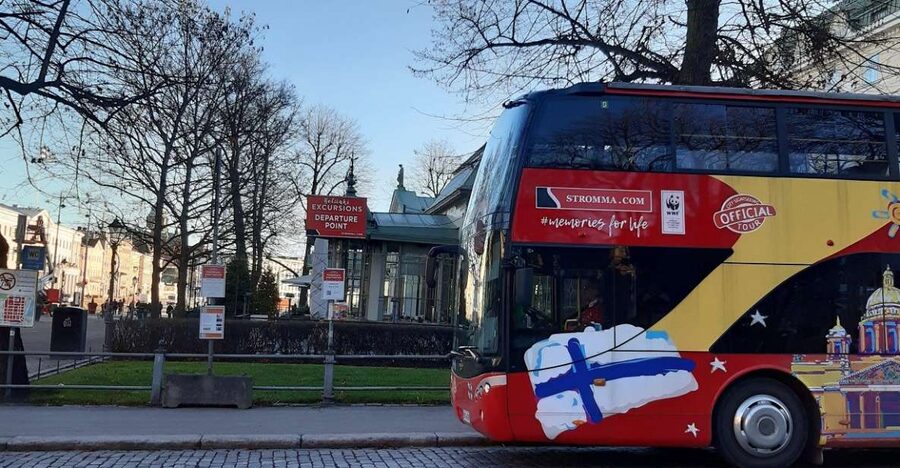 Helsinki: Bus Tour with Audio Guide - Getting on at Senate Square, and what “winter hop-on” really feels like