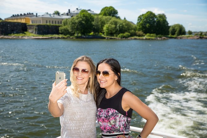 Helsinki Canal Cruise - Santahamina, straits, and the islands: what you see between the big icons