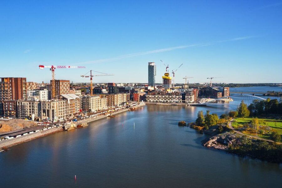 Helsinki: City Highlights 1.5-Hour Archipelago Cruise - Katajanokka and the classy harbor feel on the return