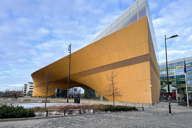 Helsinki Essentials Walking Tour: Sights, History and Culture - Havis Amanda and Esplanadi Park, the city’s gentler side