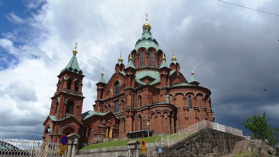 Helsinki: Express Walk with a Local in 60 minutes - Temppeliaukio Church to Helsinki Cathedral: Two Landmarks, One Story Thread