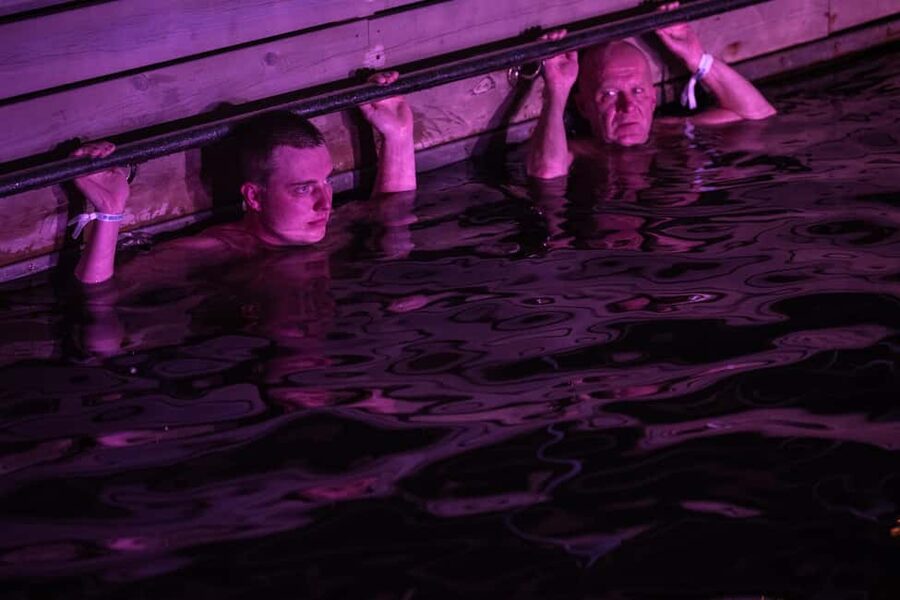 Helsinki: Finnish Ice Swimming & Sauna Training Experience - The breaks are where the real learning happens