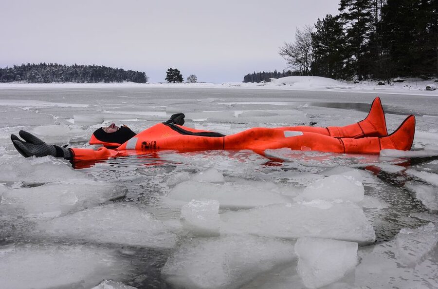 Helsinki: Floating Experience in a Survival Suit - The 1.5-Hour Flow, From Briefing to Weightless Floating