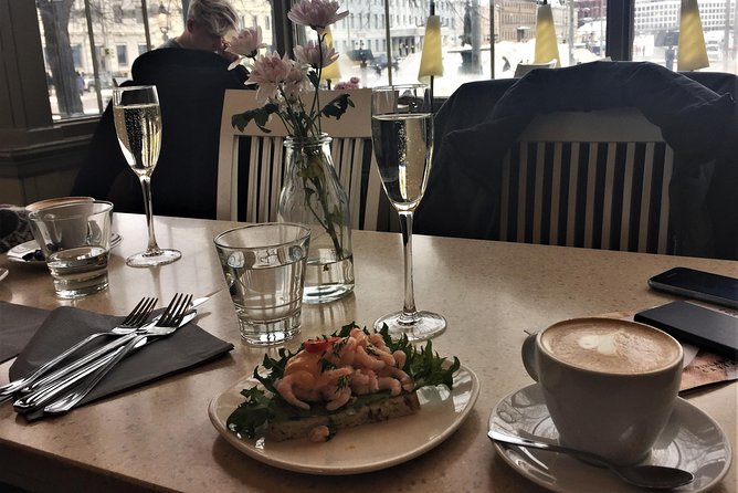 Helsinki Food Tour Including Tastings - Esplanadi Park: the 10-minute reset you’ll appreciate