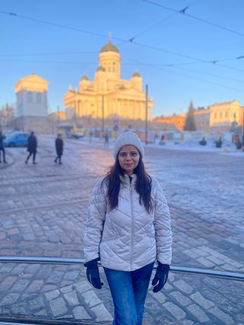 Helsinki: Guided Walking Tour with Local Guide - Getting your bearings at Senate Square