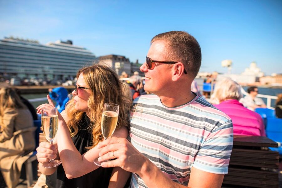 Helsinki: Hop-On Hop-Off Bus and Sightseeing Boat Tour - The English audio guide helps, but plan to trust it more than live announcements