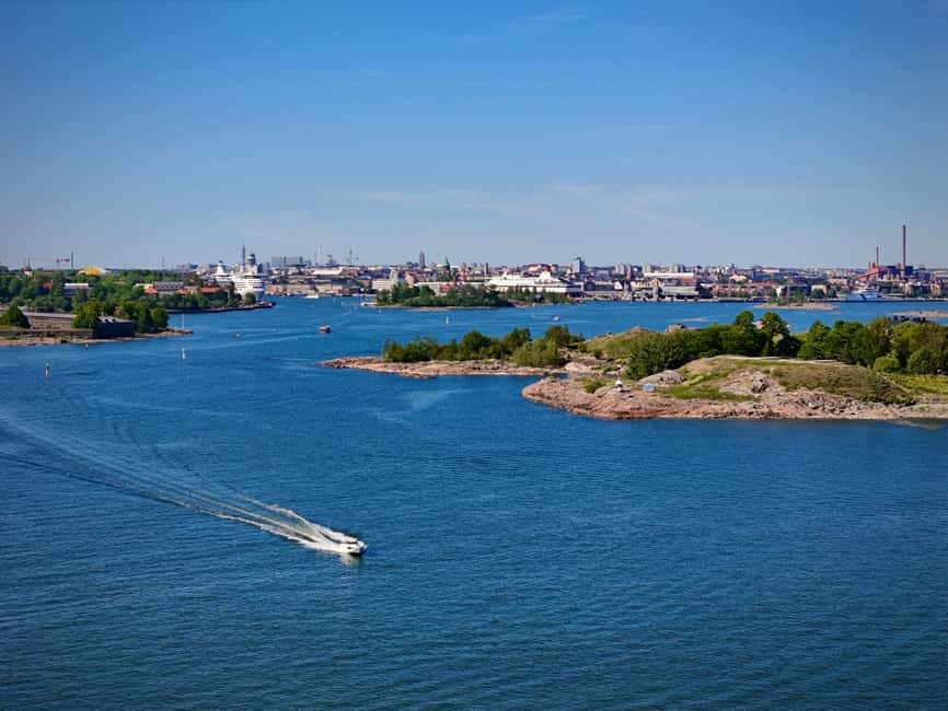 Helsinki: Private Boat Tour - Meeting at the Presidents Palace and Finding the Boat