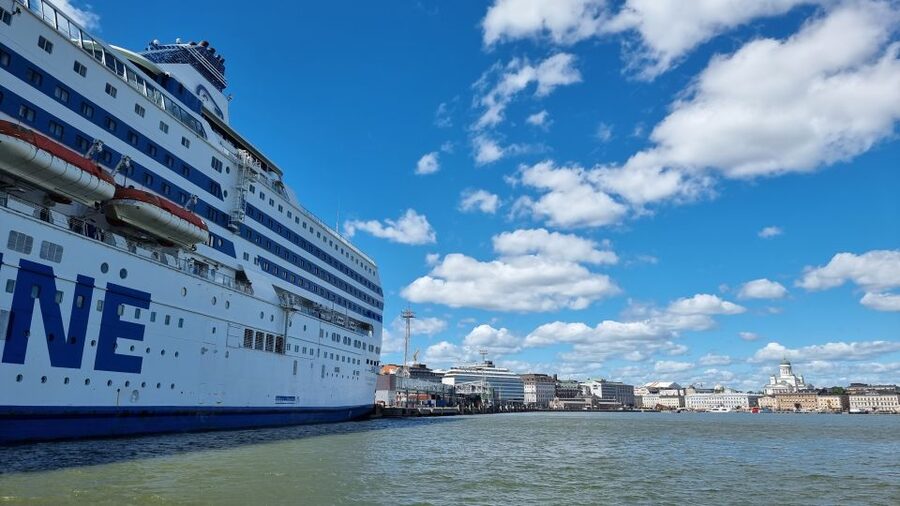 Helsinki: Private City Highlights Tour by VIP car - Embankments and Gulf of Finland Views: Why the Water Matters