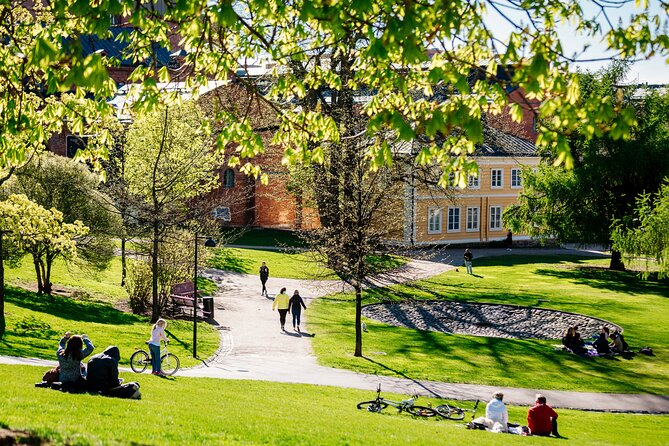 Helsinki private tour with a city planner - Esplanadi Park, Central Railway Station, and Big-City Views