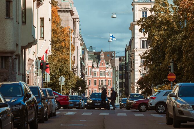 Helsinki Private Walking Tour with a Local - What to expect from your Lokafyer: conversation style and language