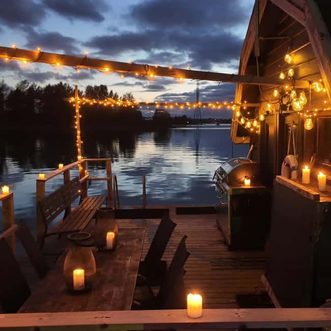 Helsinki: Rustic Traditional Floating Sauna Experience - The Walk to the Boat, What to Pack, and How to Dress for It