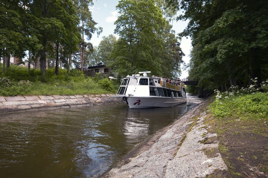 Helsinki: Sightseeing Canal Cruise with Audio Commentary - Korkeasaari Zoo Area and Katajanokka: Two Famous Views, One Ride