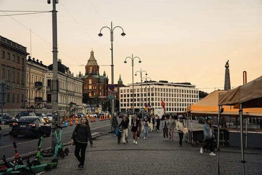 Helsinki: Small-Group Walking Tour with a Historian - Why this 3-hour Helsinki walk feels more like a lesson than a sightseeing circuit