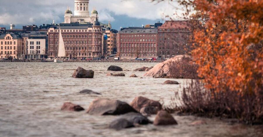 Helsinki: Small-Group Walking Tour with City Planner Guide - Where you meet, where you finish, and how the route works