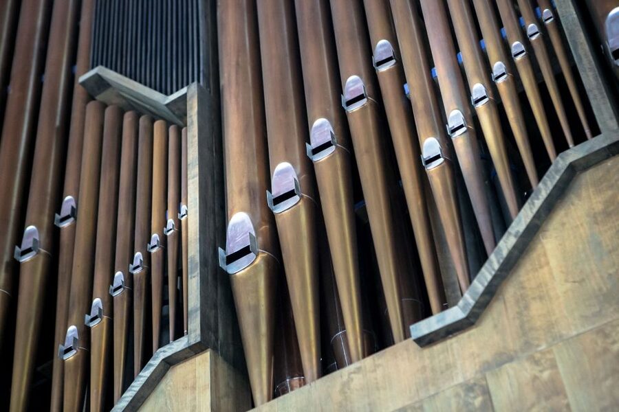 Helsinki: Temppeliaukio Church Entrance Ticket - Guided tours on demand, plus what to do outside the church