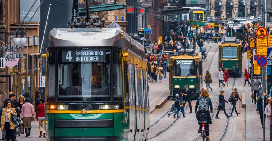 Helsinki: Tram Tour - Kaivopuisto Park: Where the City Slows Down