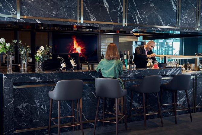 Helsinki-Vantaa Airport Plaza Premium Lounge - Group Size and Atmosphere: Why Max 9 Matters