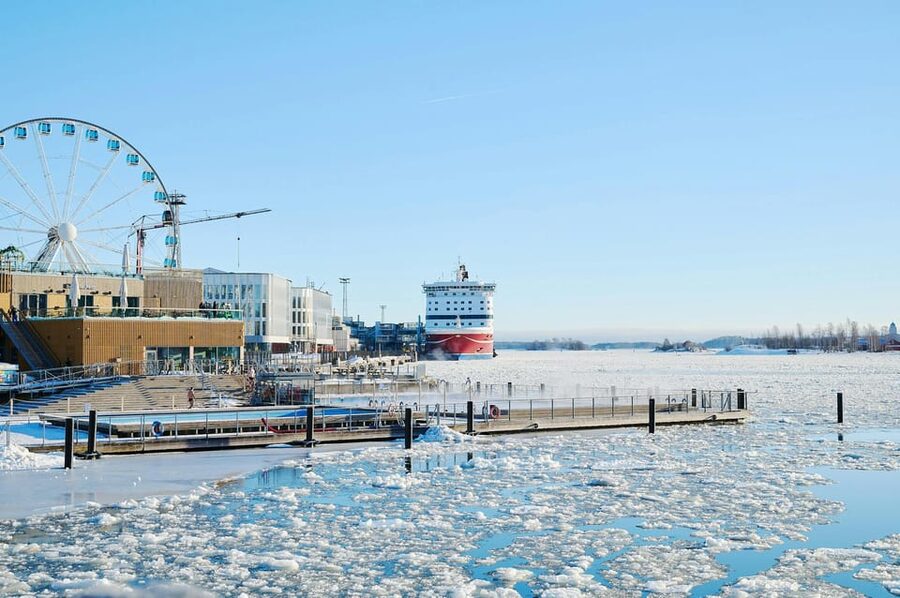 Helsinki Walking Tour with a Sociologist - Allas Sea Pool, Market Square, and Market Hall: How People Meet