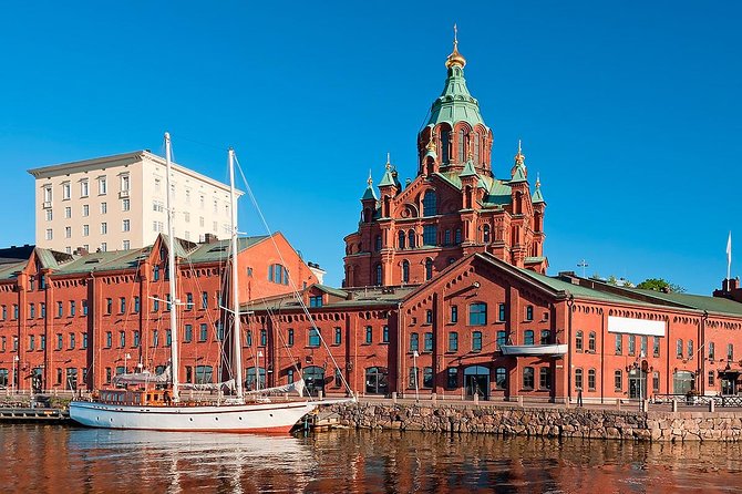 Helsinki Walking Tour with PRIVATE Professional guide - Stop 4: Uspenski Cathedral and the Russian imprint in Katajanokka
