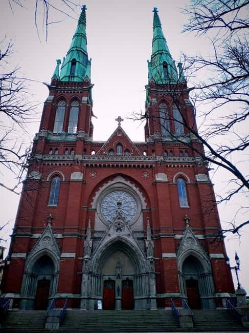 Hidden gems: The south Helsinki walk - Eira guided tour, elegant streets with quiet pockets