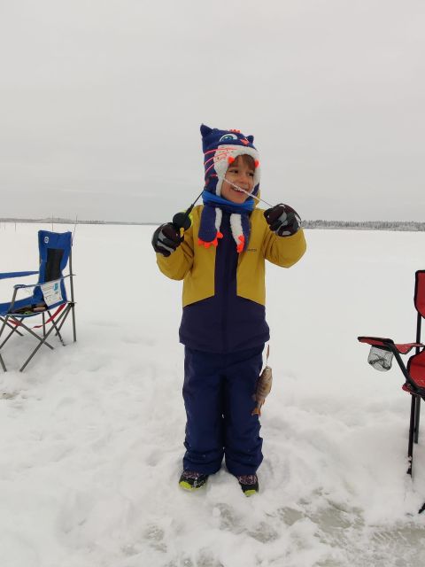 Ice Fishing Adventure in Levi with Salmon Soup - Warming up fast: shelter, cabin breaks, and hot drinks
