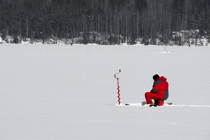 Ice Fishing and Husky - Bonfire and grilled salmon: warm food that keeps the day comfortable