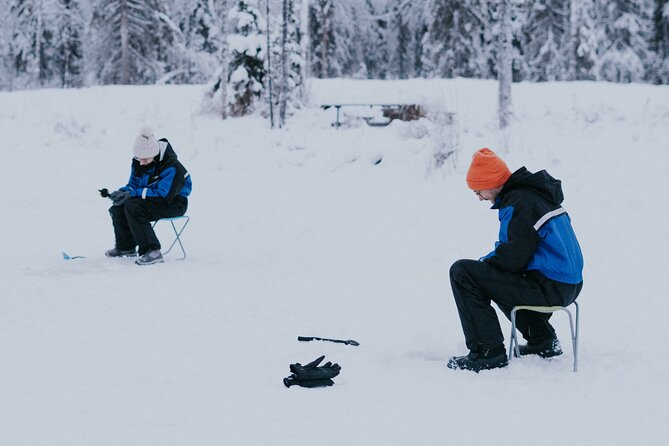 Ice Fishing by Snowmobile in Levi - The snowmobile ride: adrenaline with a guided route