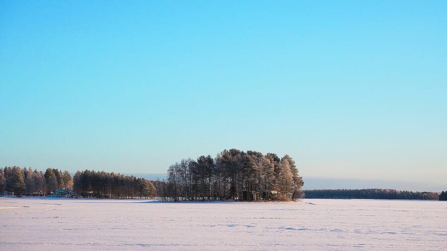 Ice fishing program in Lapland - Who should reconsider: health and cold limits