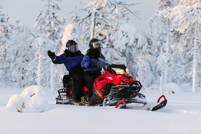 In Pursuit of Reindeer - Snowmobile safari to reindeer farm in Rovaniemi - Getting winter gear: comfort beats style on a snowmobile