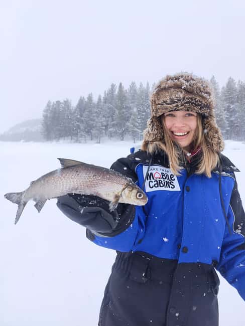 Inari: 2 hour Ice Fishing at Lake Inari - Meeting up near Lake Inari Mobile Cabins