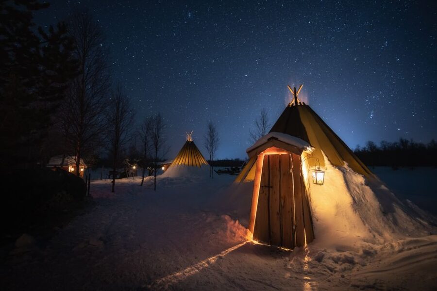 Ivalo: Lake Inari Northern Lights Tour w/ Reindeer & Dinner - From Ivalo to Lake Inari Darkness: The Real Value of Going Away From Lights