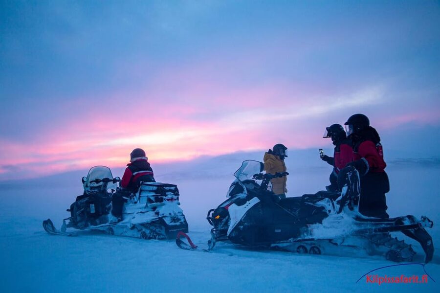 Kilpisjärvi: Border of Three Countries Snowmobile Safari - Meeting at Kilpissafarit and getting kitted in real cold-weather gear