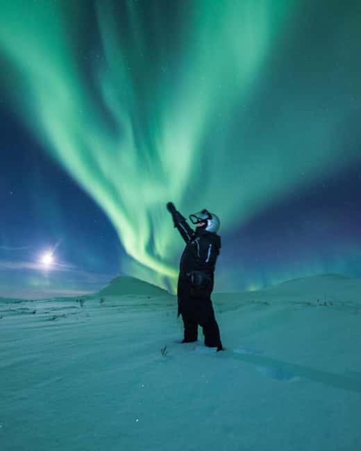 Kilpisjärvi: Northern Lights Snowmobile Tour with Photos - Thermal gear and winter safety you should take seriously